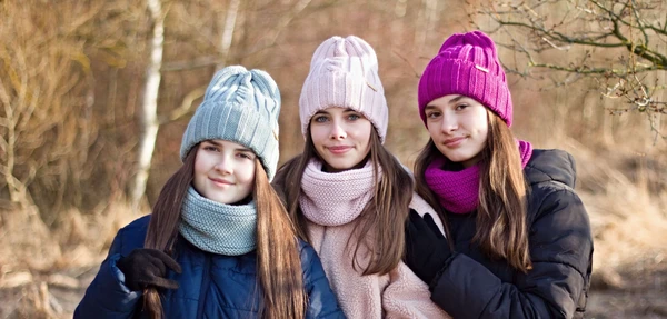 PLETEX - zak&aacute;zkov&aacute; v&yacute;rova čepis a &scaron;&aacute;l